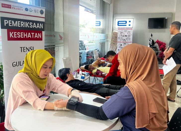 Photo of Gandeng Laboratorium Klinik Pramita, Astra Motor Kalbar Sukses Gelar Pemeriksaan Kesehatan Gratis 