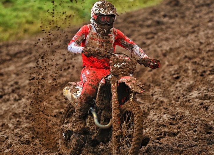 Photo of Ketangguhan CRF250R, Bawa Pembalap Muda AHRT Raih Podium Ketiga di Kelas MX2 Seri Perdana Kejurnas Motorcross 2025