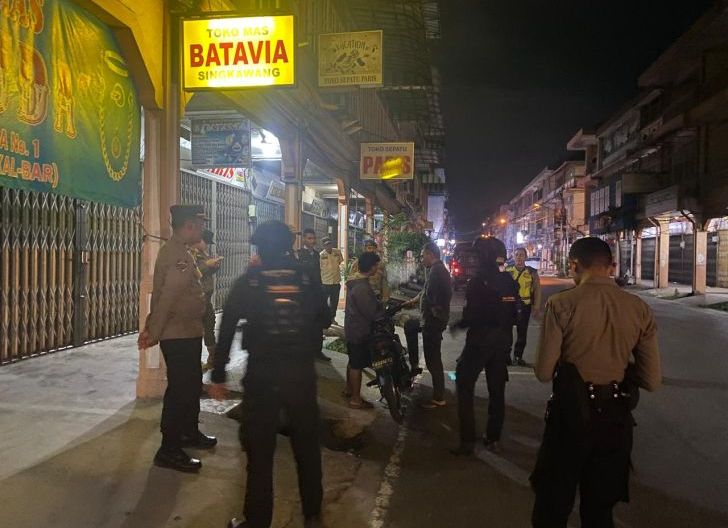 Photo of Polres Bengkayang Intensifkan Patroli Malam untuk Cegah Premanisme