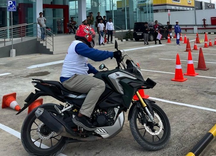 Photo of Kompetisi Safety Riding Tingkat Regional di MTDC Astra Motor Kalbar untuk Perkuat Kampanye Cari Aman