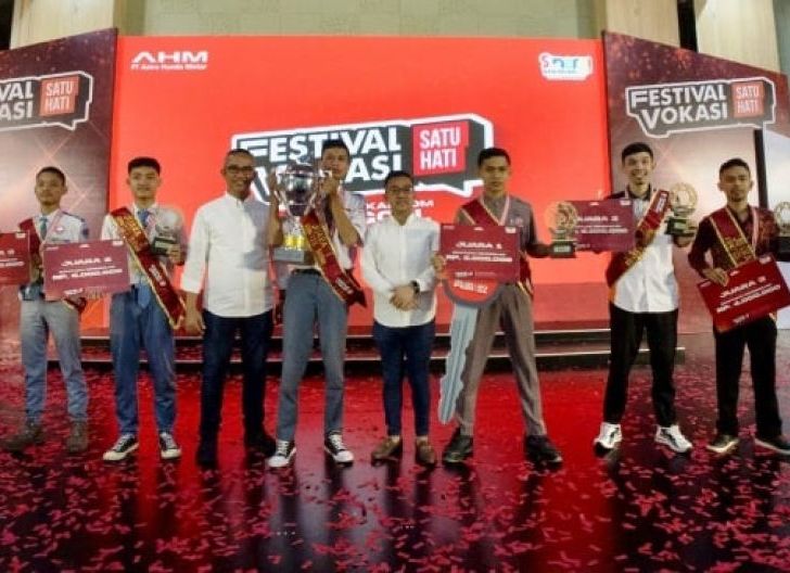 Photo of Selalu Dinanti Setiap Tahunnya, FEVOSH Sediakan Beasiswa Hingga Lulus Kuliah
