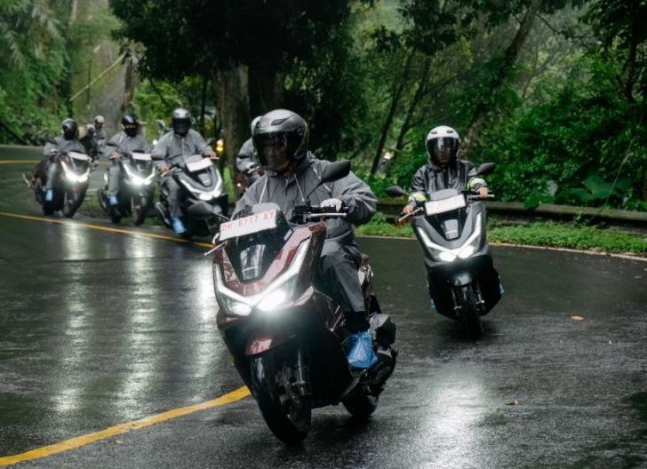 Photo of Tips Berkendara Aman dan Nyaman dari Safety Riding Astra Motor Kalbar, Cari Aman dalam Semua Kondisi