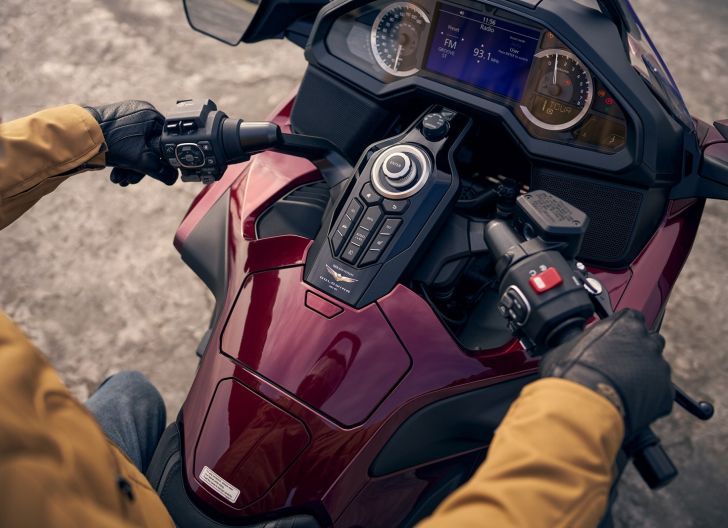 Photo of Edisi Spesial Perayaan 50 Tahun di Indonesia, Honda Gold Wing Semakin Mewah dan Canggih 