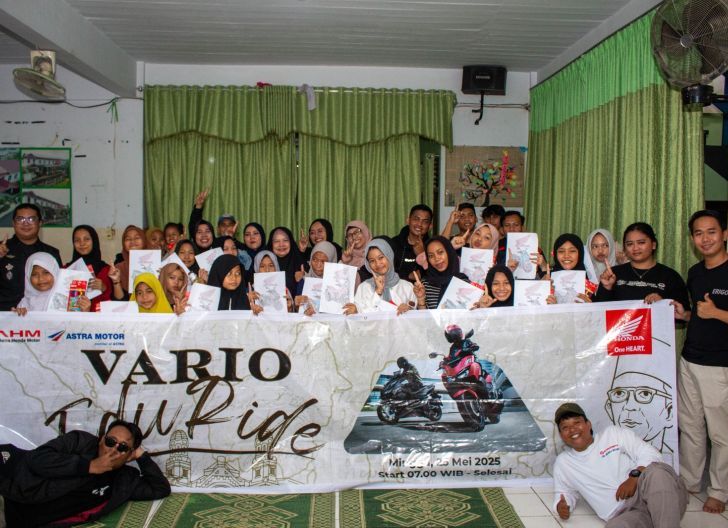 Photo of Tetap Selalu #Cari_aman di Jalan, Astra Motor Kalbar dan Komunitas Honda Gelar Vario Edu Ride 