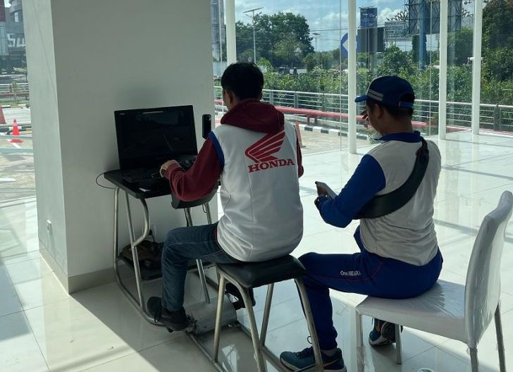 Photo of Juara Kompetisi Safety Riding Tingkat Regional Kuasai Materoi Teori dan Praktek 