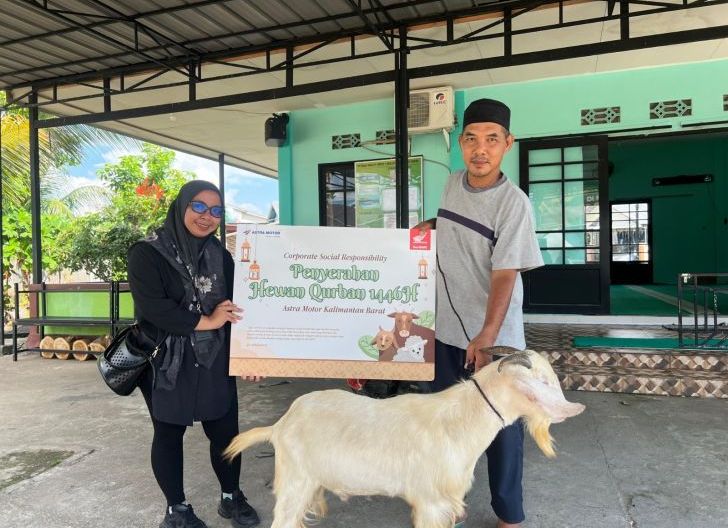 Photo of Astra Motor Kalbar Rayakan Idul Adha 1446 Hijriah dengan Berbagi Hewan Kurban ke Masjid Terdekat