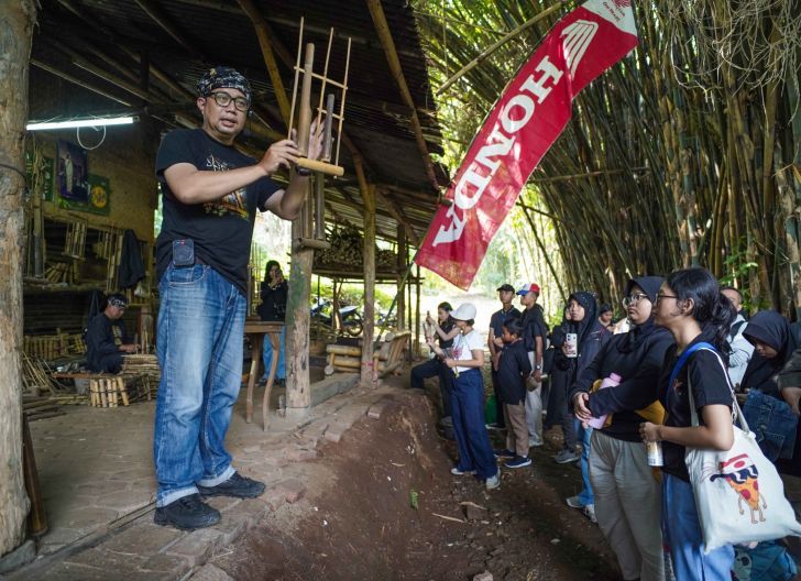 Photo of Gelar School Camp 2025, PT. AHM Berkomitmen untuk Kembangkan Talenta Bermusik Angklung dan Menjaga Eksistensi Angklung yang di UNESCO pada 2010