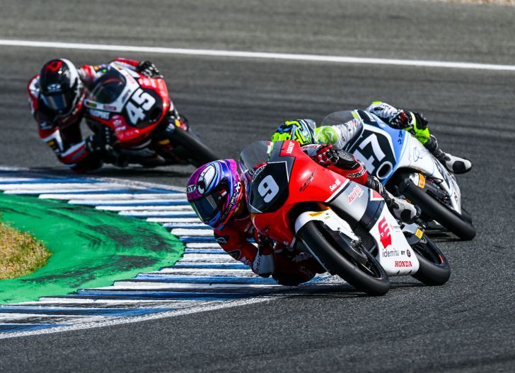 Photo of Melesat di FIM JuniorGP Jerez, Pembalap Binaan Astra Honda Tampil Luar Biasa  