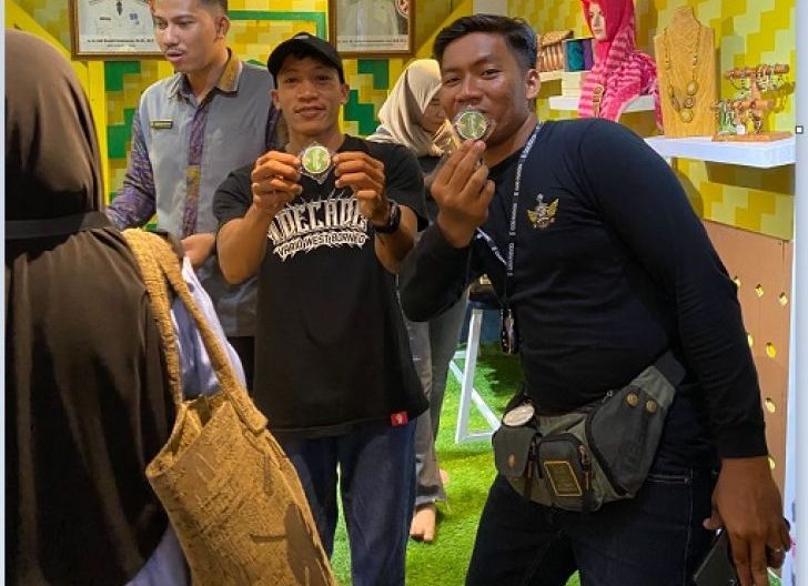 Photo of Semarakkan Event IWAPI Kalbar, Anggota Paguyuban HWBC Kunjungi Stand Pameran Usai Riding Malam