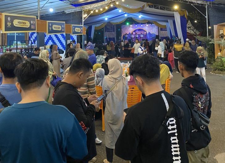 Photo of Semarakkan Event IWAPI Kalbar, Astra Motor Kalbar Ajak Paguyuban HWBC Ikuti Kebersamaan di Nocturnal Riding 