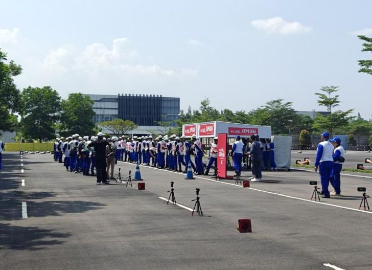 Photo of Salsabila Ayu Apriyanti, Pelajar SMKN 7 Terpadu Pontianak jadi Duta Keselamatan Berkendara di Arena Safety Riding Camp 