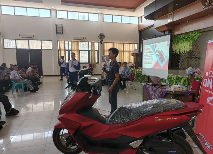 Photo of Disambut Antusias, Safety Riding Education di SMKN 1 Sintang Berlangsung Semarak