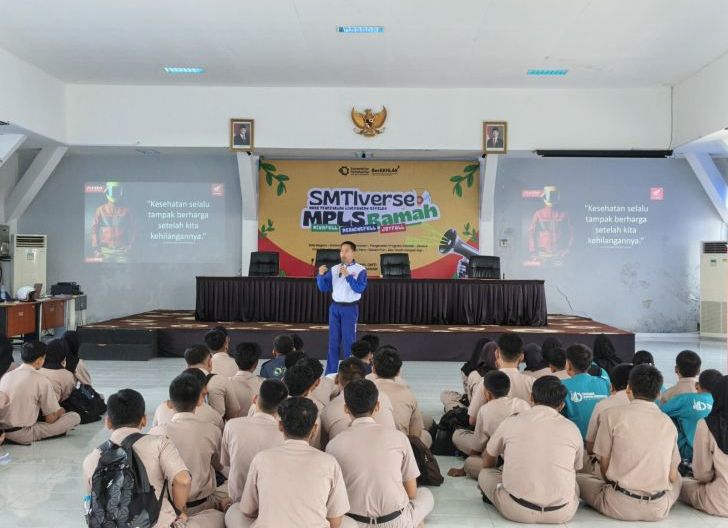 Photo of Astra Motor Kalbar Edukasi Siswa SMK SMTI Melalui Seminar SR