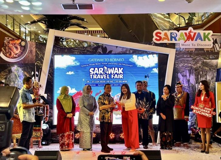 Photo of AirAsia Terbang Lagi ke Pontianak, Rute Langsung dari KL dan Kuching
