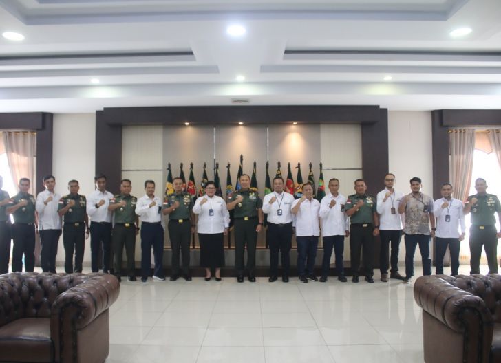 Photo of Sinergi Antar Institusi, Pangdam XII/Tpr Terima Kunjungan Silaturahmi GM PLN UIP Kalbagbar