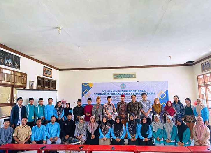 Photo of Dosen Polnep Gelar PKM di Pondok Pesantren Miftahul Ulum Kubu Raya, Bagian dari Tri Dharma Perguruan Tinggi