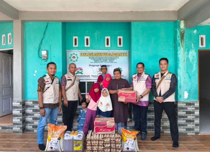 Photo of Semarak Kemerdekaan, YBM PLN Salurkan Sembako ke Panti Asuhan di Mempawah