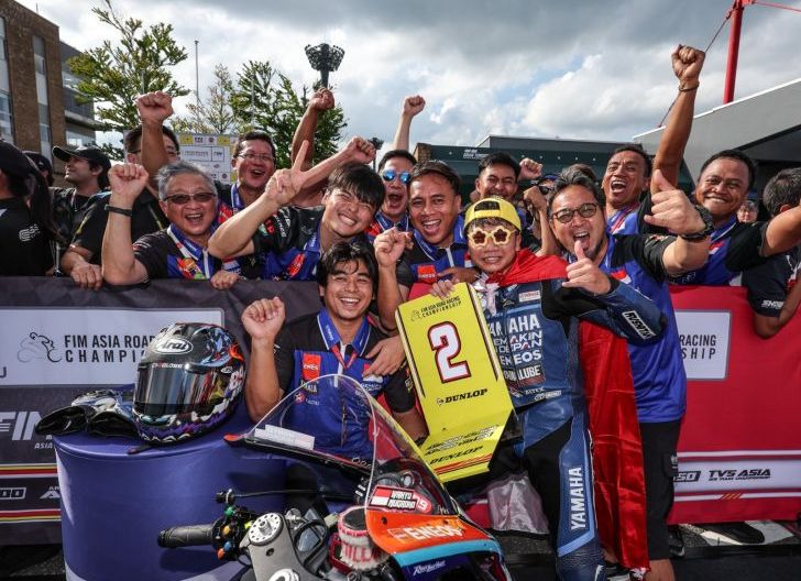 Photo of Wahyu Nugroho dan Candra Hermawan Raih Podium di ARRC Motegi, Tim Yamaha Racing Indonesia Tampil Memukau