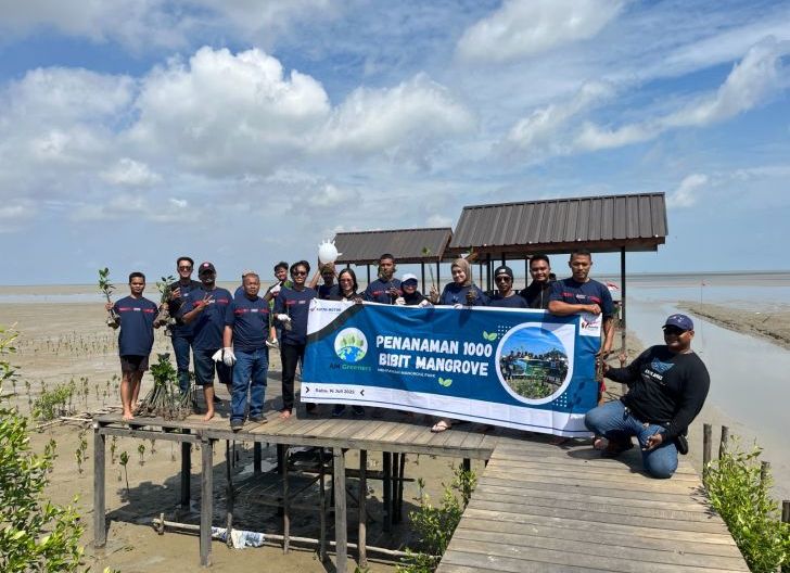 Photo of Jaga Kelestarian Lingkungan Pesisir dan Mitigasi Perubahan Iklim, Astra Motor Kalbar Turut Tanam Mangrove di Mempawah 