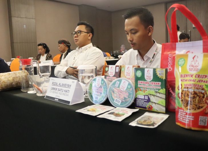 Photo of Berikan Motivasi dan Semangat Berkarya, Yayasan AHM Dampingi Pegiat UMKM untuk Terus Naik Kelas