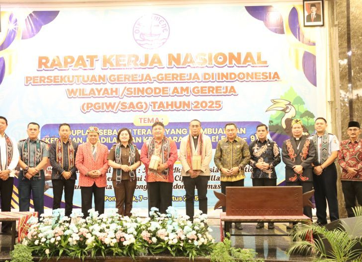 Photo of Kakanwil Kemenag Kalbar Apresiasi Rakernas PGIW di Pontianak