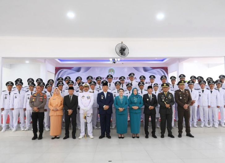 Photo of 41 Kepala Desa di Ketapang Dilantik, Didorong Bangun Desa Maju dan Mandiri