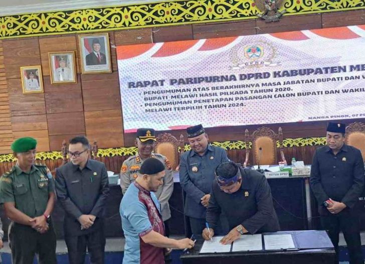Photo of DPRD Usulkan Pemberhentian Bupati dan Wabup Melawi