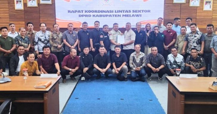 Pimpin Rapat Koordinasi Perbaikan Jalan Pinoh-Ella, Hendegi Minta Perusahaan Tunjukkan Kepedulian