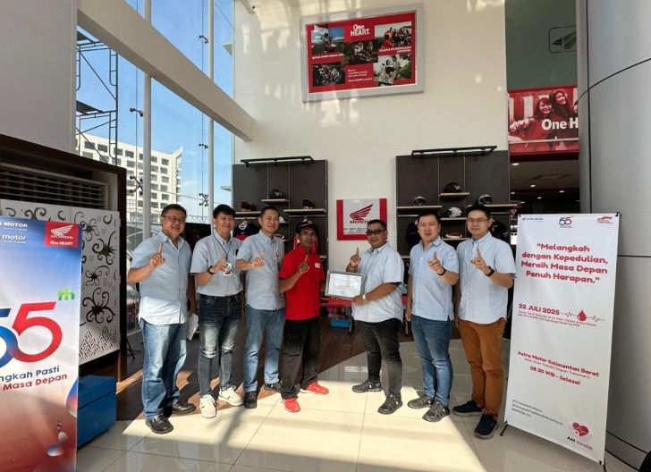 Photo of Perayaan HUT ke-55, Astra Motor Kalbar Sumbang Puluhan Kantong Darah untuk Kemanusiaan