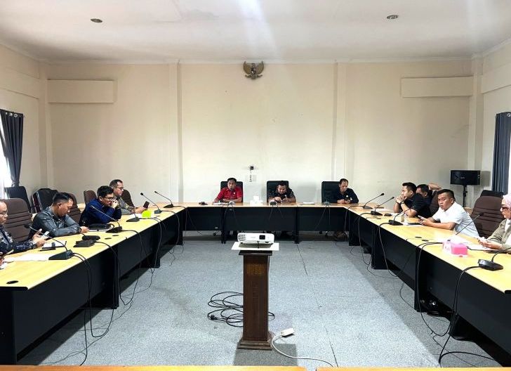 Photo of Komisi II Soroti Jalan Pinoh-Ella, Pertanyakan Kontribusi Perusahaan