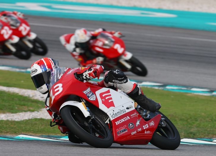 Photo of Raih Podium Back to Back, Pembalap Binaan AHM Melesat Kencang di IATC Malaysia 