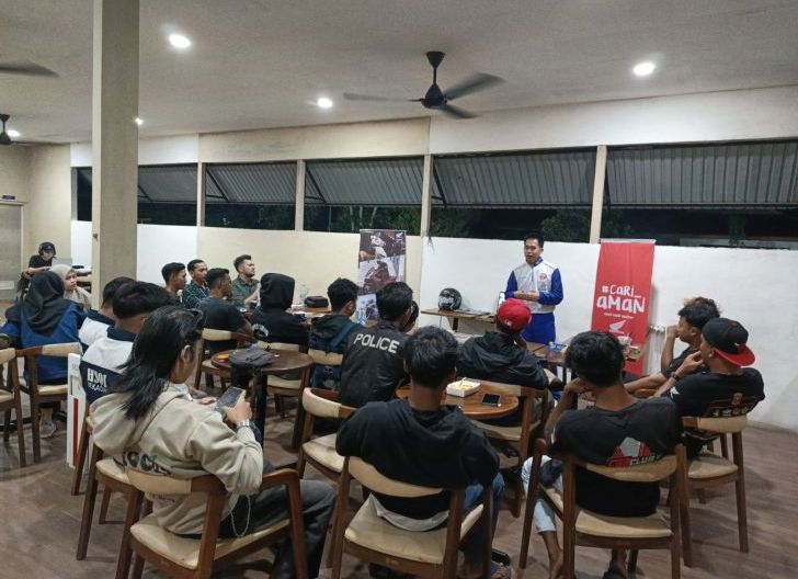 Photo of Anggota Komunitas Honda Sekadau Antusias Ikuti Sosialisasi Safety Riding dari Astra Motor Kalbar 