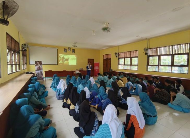 Photo of Diselengi Teori dan Praktik, Pelajar SMAN 2 Sungai Kakap Siap jadi Duta Keselamatan Berkendara dari Astra Motor Kalbar