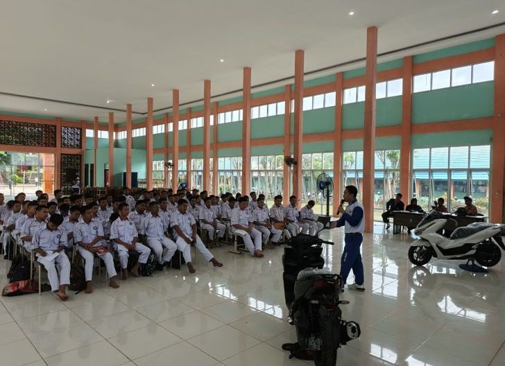 Photo of Melalui Program Sinergi Bagi Negeri, Astra Motor Kalbar Tanamkan Semangat Cari aman kepada Pelajar SMKN Sekadau