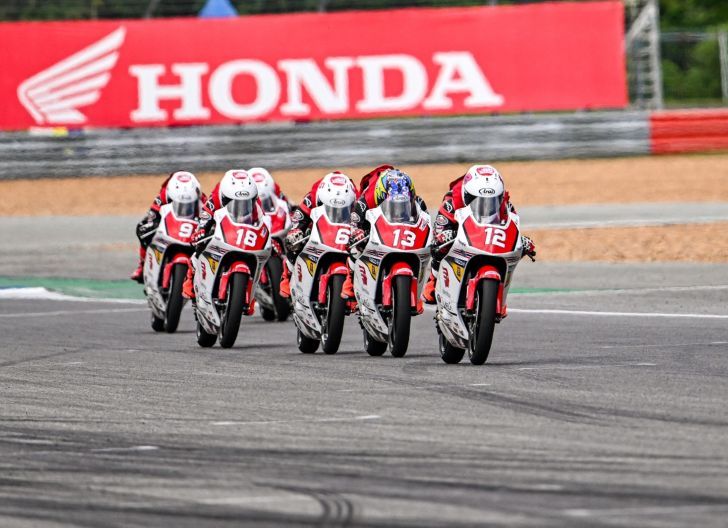 Photo of Generasi Baru Pebalap Binaan AHM Melesat Kencang Raih Podium di ThailandTalent Cup