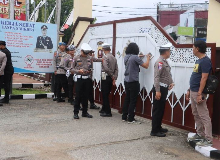 Photo of Gelar Latihan Sispam Mako Siaga 1, Polres Sanggau Antisipasi Gejolak Nasional dan Provinsi