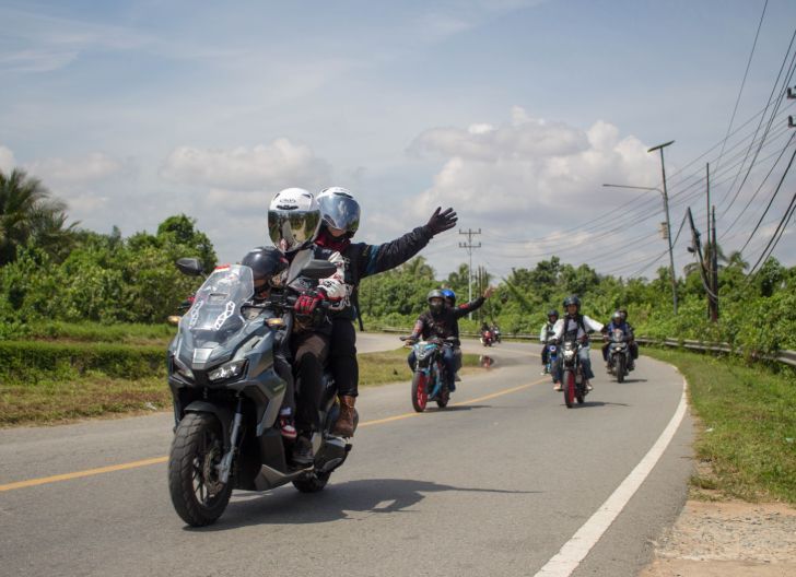 Photo of Peralihan Musim Kemarau ke Penghujan, Astra Motor Kalbar Berikan Tips Berkendara di Bulan September
