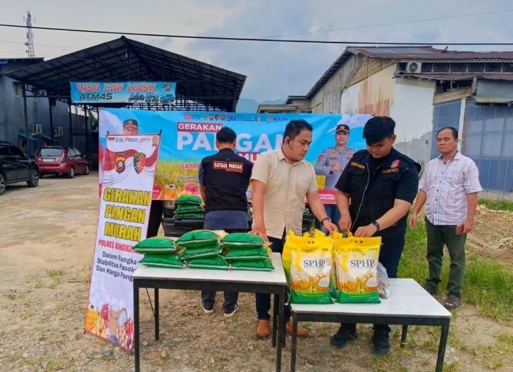 Photo of Satgas Pangan Polres Bengkayang Gelar Pangan Murah Jaga Stabilitas Harga