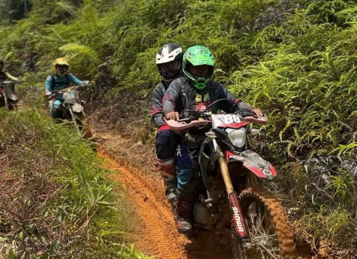 Photo of Eksplore Kawasan Ikonik dan Wisata di Sintang, CRF FunAdventure untuk Warnai Hari Kemerdekaan RI dari Astra Motor