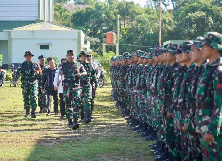 Photo of Terus Tingkatkan Profesionalisme Prajurit dan Pemerintah Daerah Danrem 121/Abw Buka Apel Gelar Kesiapan Penanggulangan Bencana Alam di Sambas