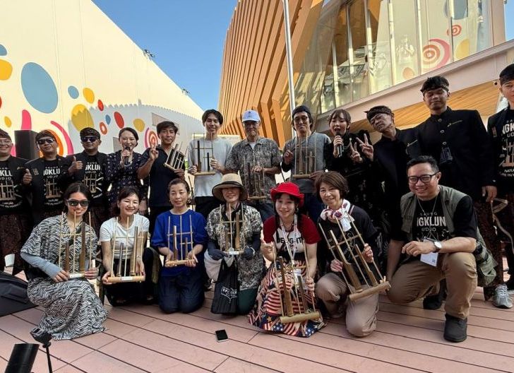 Photo of Pertamina Patra Niaga Lestarikan Budaya Nusantara, Bawa Musik Angklung ke Osaka Jepang