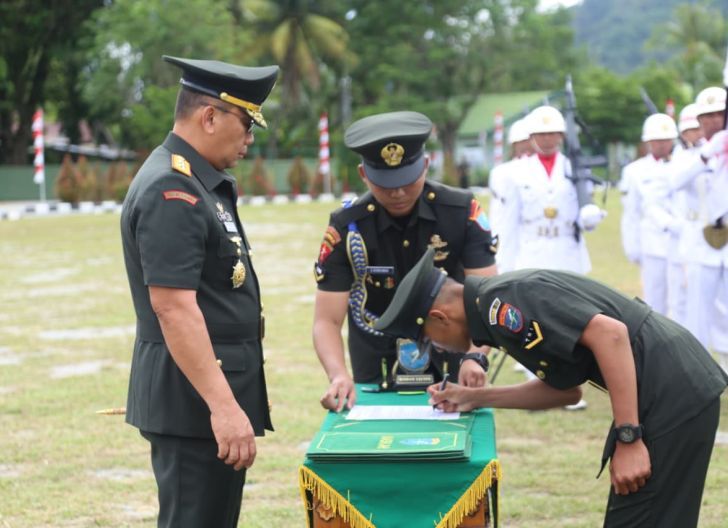 Photo of Pangdam XII/Tanjungpura Pimpin Upacara Penutupan Dikmaba IF TNI AD TA 2025