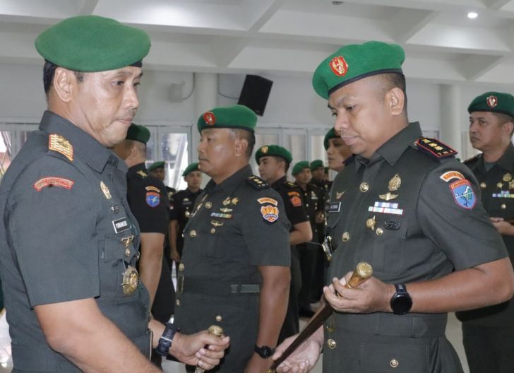 Photo of Regenerasi di Jajaran Korem 121/Abw, Danrem 121/Abw Pimpin Sertijab Lima Dandim di Mempawah