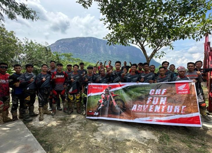 Photo of Jelajahi Kawasan Ikonik dan Destinasi Wisata, Astra Motor Kalbar Ajak Komunitas Trabasan Sintang Rasakan Sensasi CRF Fun Adventure 