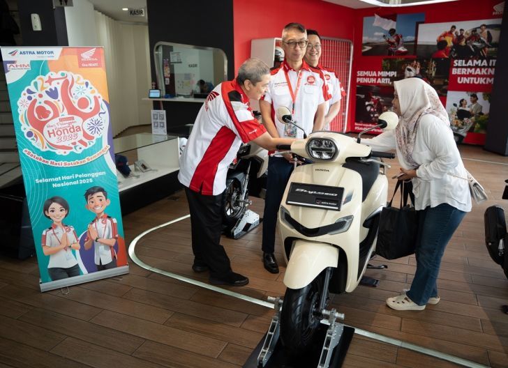 Photo of Hari Pelanggan Nasional 2025, PT AHM Rayakan dengan Kunjungi Konsumen Setia di Seluruh Indonesia  