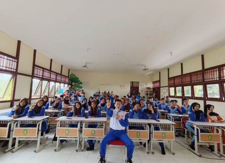 Photo of Safety Riding Astra Motor Kalbar di SMAN 4 Kubu Raya Berlangsung Interaktif, Pelajar Bangga jadi Duta Cari Aman