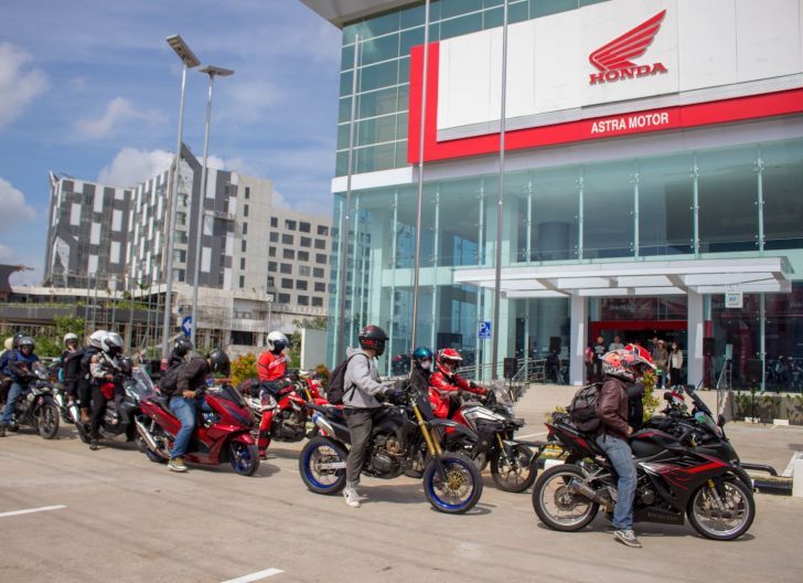 Photo of Kebersamaan Spesial Paguyuban HWBC dan Astra Motor Kalbar Lewat Convoy Merdeka di Perayaan HUT ke-80 RI TAhun 2025    