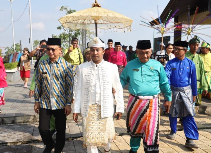Photo of Akad Nikah di Tepian Kapuas, MPP Pontianak Catat Pernikahan Perdana