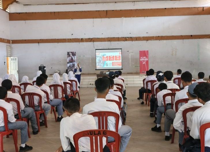 Photo of Ratusan Pelajar SMP Negeri 21 Pontianak Bangga jadi Generasi Cari Aman Bersama Safety Riding Education Astra Motor Kalbar 