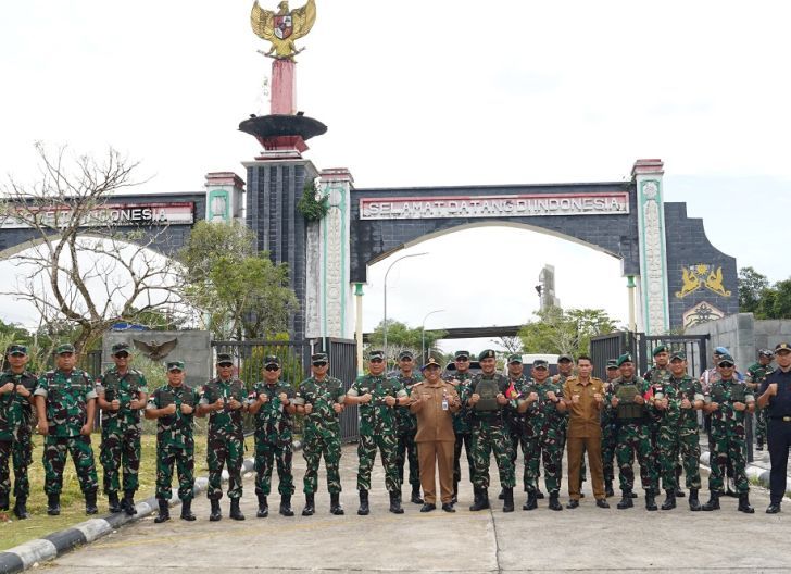Photo of Lawatan ke Perbatasan, Pangdam XII/Tpr Kunjungi PLBN Aruk dan Pos Koki Sajingan